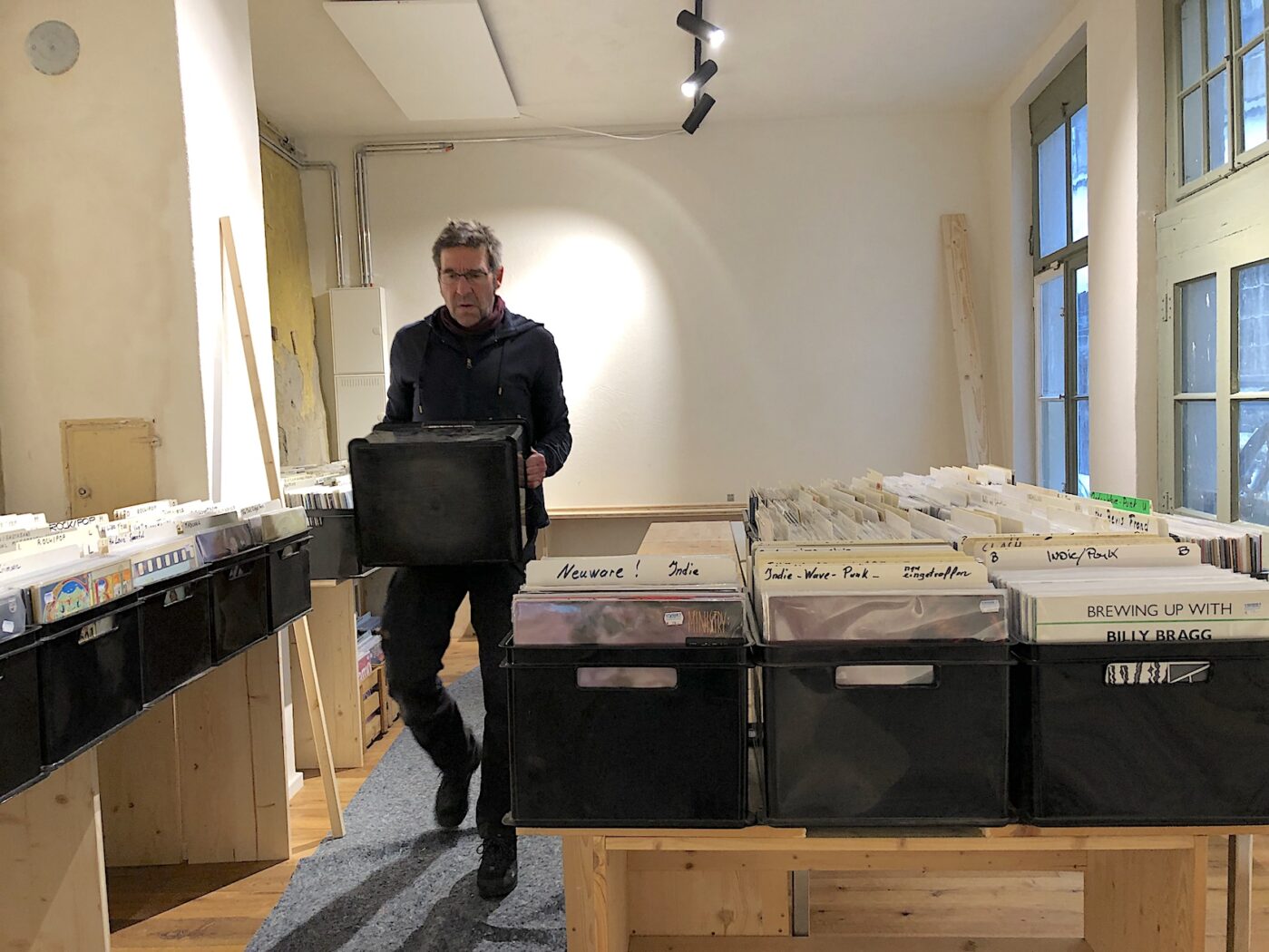 Plattenhändler bei der Arbeit