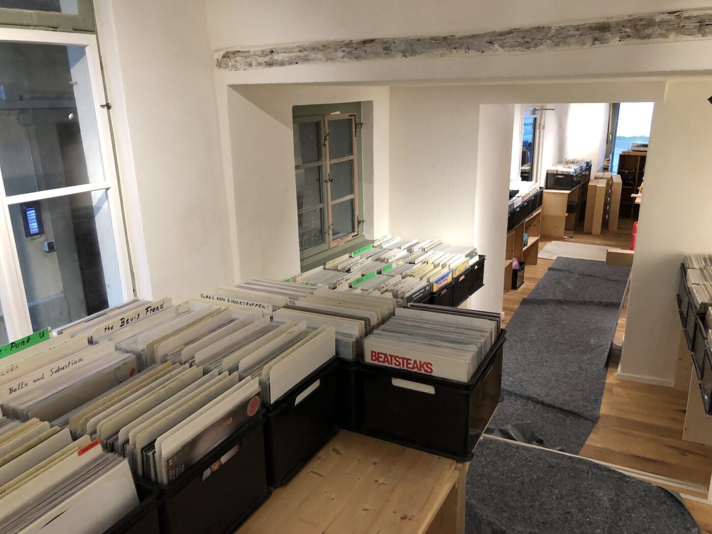 Wir ziehen in den neuen Laden ein