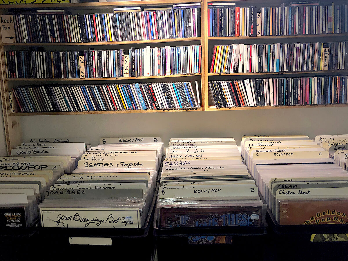 Studio 1 Laden Innenansicht der Abteilung REock und Pop LPs und CDs.