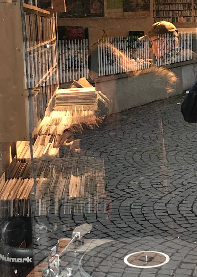 Blick in den Schallplattenladen Studio